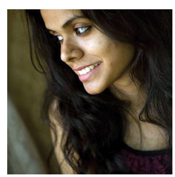 മീന കന്ദസാമി